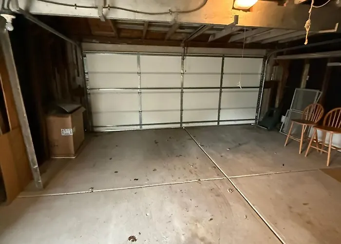 Appartement Elmwood Park Jungle Oasis With 2 Car Garage Near Downtown River Grove